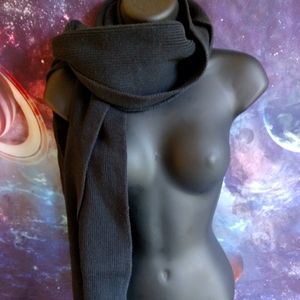 Black Scarf